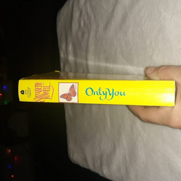 Only You, a paperback book written by Elizabeth Lowell Vintage Copyright 1992 - Picture 4 of 5
